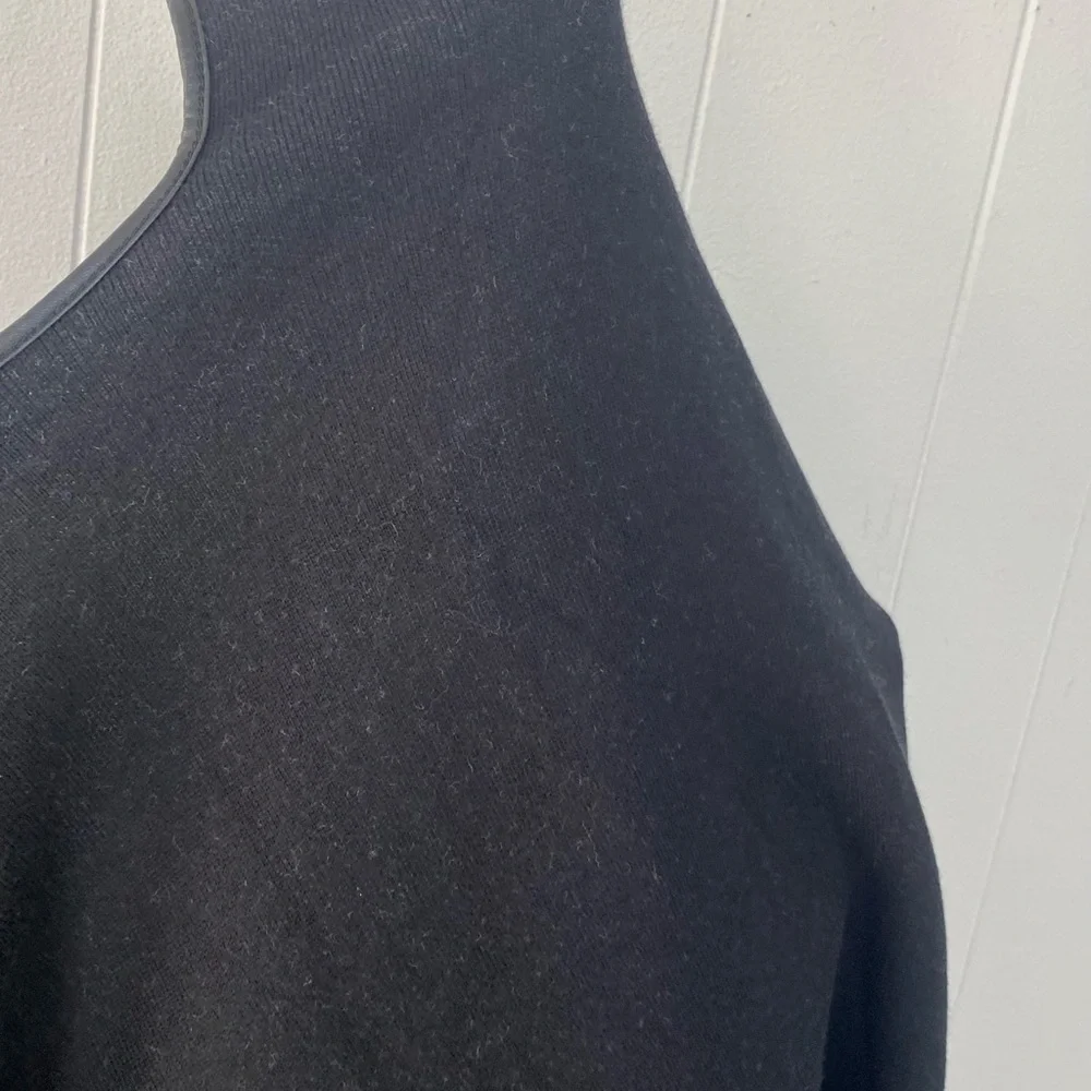 Talbots Reversible Black & White Herringbone Fall Winter Wrap Cape Shawl Sz M/L - Picture 8 of 8